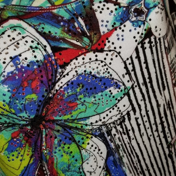 Shark bite tank with bling - Picture 4 of 7